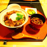 すき焼 藤尾 - すき焼丼　2,000円