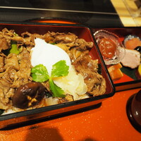 すき焼 藤尾 - すき焼 二段重　3,000円