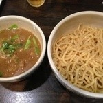 製麺処 蔵木 - 牛ホルモンつけ麺大盛り950円