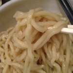 製麺処 蔵木 - 麺は極太です。