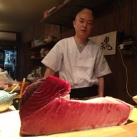 秀徳 2号店 - 親方！！
                意味深な笑みの奥には・・・
                
                これですかっ！！
                壱岐の本鮪www
