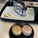 マクドナルド 19号神屋公園前店 - オレオ・クッキーバナナロールケーキ・マカロン