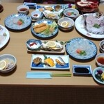 豊 - これに鮑のステーキ、もちろんごはんにお味噌汁、デザート付きます。