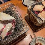 めしの助 - 炭焼でアカイカと穴子。