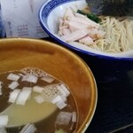 塩そば専門店 桑ばら - 鶏白湯熱盛り麺と返りじゃこ出汁の淡麗つけそば