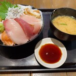 海鮮居酒屋 山傳丸 - 