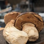 銀座 大石 - 巨大すぎるポルチーニ。