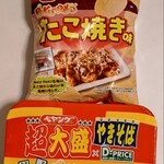 ラ・ムー - ポテトチップス、超大盛りやきそば