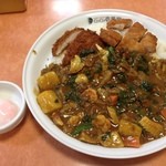 CoCo壱番屋 - たまの贅沢。
      トッピング色々入れてます(^-^)