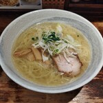 麺屋ことぶき - 淡麗塩らーめん 700円