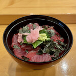 川徳 - マグロ丼