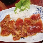 Ajihei - めじ鮪のニンニク醤油漬け