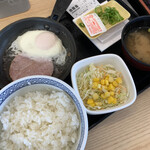 Yoshinoya - ハムエッグ納豆定食　¥437(税込)