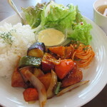 カフェテラス ソラ - 鶏肉と7種の野菜の黒酢あん（週替わり）1,000円