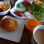 サ・マーシュ - オイルパンドミーにスペインオムレツ（トルティージャ）をサンドして