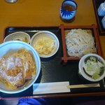 美やこ - かつ丼とおそばのセット