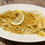 タベルナ・バルボーネ - 油比ツナ、青唐辛子、カラスミのレモン風味スパゲットーニ