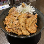 炭焼 豚丼 小豚家 - 