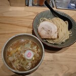 NOROMANIA - 豚つけ麺 麺大盛