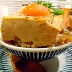 肉汁餃子と190円レモンサワー しんちゃん - こぼれ豆腐めし　別角度
