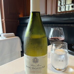 レストラン マノワ - コースドリンクで選んだ白ワインはブルゴーニュのシャルドネ