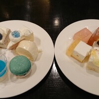 オールデイダイニング リモネ(リーガロイヤルホテル大阪) - 左がホテルメイド？右は業務用？