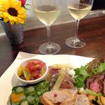 Wine Bar base - 前菜盛り合わせ2人前1200円（’13.４月より）