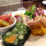 Wine Bar base - 鮮やかな緑のテリーヌ最高❤前菜盛り合わせ2人前1200円（’13.４月より）