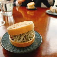 サリーヒルズ - 