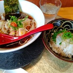 Chuukasoba Narugami Shokudou - 【2022.11.13(日)】銀鱈蕎麦(並盛・140g)900円＋特製トッピング(地鶏の味玉＋ワンワン2個)250円＋真鯛のどんぶり350円