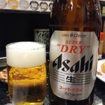 独楽寿司 - 瓶ビール中はスーパードライ528円