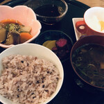 Redline Chubo - 定食套餐 以雜穀米搭配