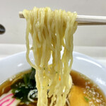七福 - 縮れ中華麺。