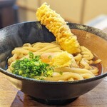 うどん屋 きすけ - 鯛ちくわ天と温泉たまごのぶっかけ(おあつ)