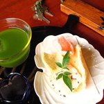 チェックインした後出てきたお茶とお茶受け