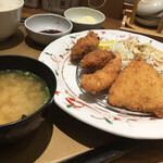 やよい軒 - かきフライミックス定食