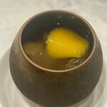 Zuirou - サザエ、パパイヤ、白木耳、杏仁入り蒸しスープ