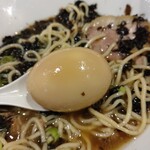 煮干し中華そば 一剣 - サービスの煮玉子