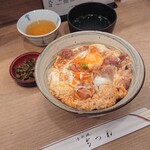 鳥つね自然洞 - 特上親子丼