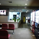 ゆとりあ温泉 - 自販機コーナーは広く席も広いです