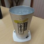 炉端炭火ダイニング海 - 2022年の｢こだわり酒場のレモンサワー｣600円