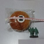 ハル - 丸パン　150円　直径9cm