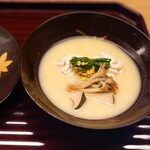 Miyasaka - 雲子と大黒しめじの白味噌椀