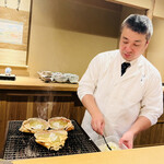 富小路 やま岸 - ◎最後に甲羅味噌汁焼きを作って行く。