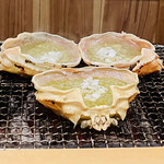 富小路 やま岸 - ◎活け松葉ガニの甲羅味噌汁焼き