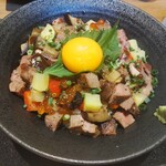 Takumi - 肉厚牛タンと牛赤身肉の「彩り肉ばらちらし」
                      （税込1,958円）