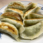 三ちゃん - 餃子 一人前5個 450円（込）