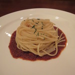 PASTA&BAR Natsu - ５/１３イカとトマトのパスタ。ミートソースじゃなく　イーカソースね。