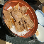 Yurari Uchiumi - 豚丼のネギ、しょうが抜き〜笑
