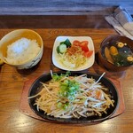 Teppan Guri Rutenya Wanya - シマチョウのタレ焼き定食